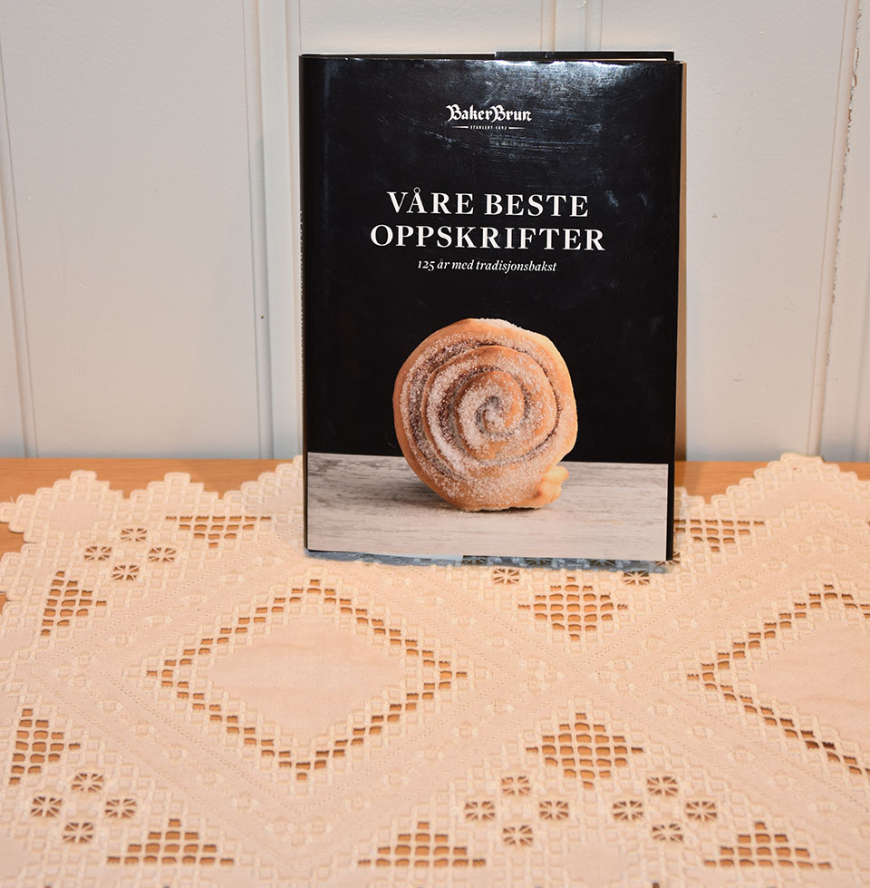 aker Brun (2018) Våre beste oppskrifter. 125 år med tradisjonsbakst.