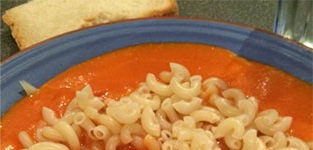 Tomatsuppe og makaroni
