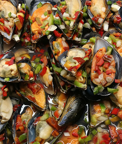 Blåskjell med løk og paprika