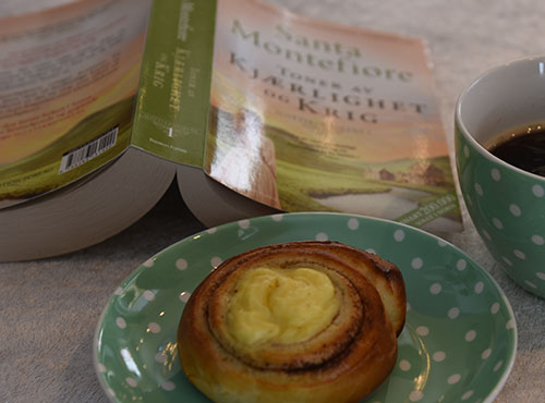 Santa Montefiore (2017) Toner av kjærlighet og krig, utgitt på Bastion forlag