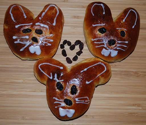 Påskeharer oppskrift fra Baker Brun (2018) "Våre beste oppskrifter. 125 år med tradisjonsbakst". Side 78-79