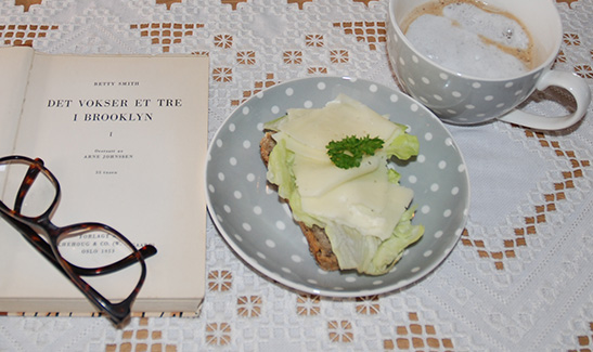 Betty Smith (1953), «Det vokser et tre i Brooklyn». H. Aschehoug & CO og Kornbrød etter oppskrift fra Baker Brun