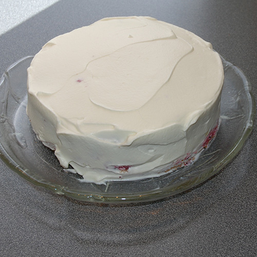 Favorittkake Ingredienser: Bunn (Favorittkake) 2 Egg 180 g Sukker 125 g Hvetemel 1 ½ ts Bakepulver 2 ts Vaniljesukker 1 dl Kokende vann