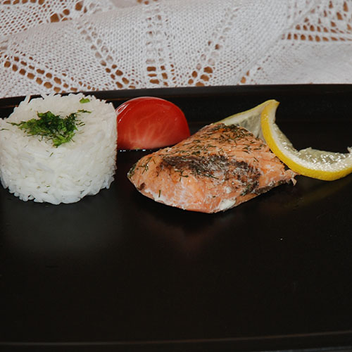 Laks med dill stekt i ovn Ingredienser 1 Lakseside 2-3 ss Smør Salt, pepper Dill