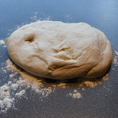 Pølsehorn Ingredienser 1 porsjon Horn (trykk her for oppskrift) 6-8 Pølser 32 skiver Hvitost