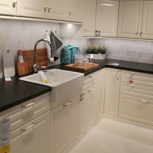 Planlegger å pusse opp kjøkkenet på sommerhuset vårt - Er i dag på IKEA, Leangen, Trondheim, Trøndelag, Norway for å se om vi finner en kjøkkeninnredning vi liker
