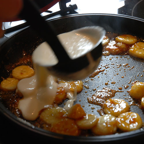 Bananpannekaker Ingredienser: 1 Egg 1 dl Melk 1-1½ Hvetemel Banan 1-1½ ss Sukker 1 ss Smør