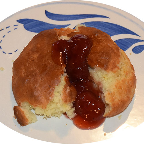 Frokostmuffins Ingredienser 75 g Smør 250 g Hvetemel 2 ts Bakepulver ½ ts Natron 50 g Sukker 1 dl Appelsinjuice 1 dl Melk 1 Egg