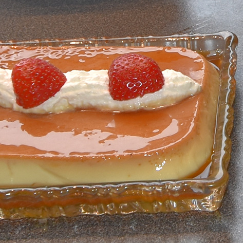 Mormors karamellpudding: Ingredienser 7 ss Sukker 3 Egg ½ l H-melk 1½ ss Sukker ½ ts Vaniljesukker