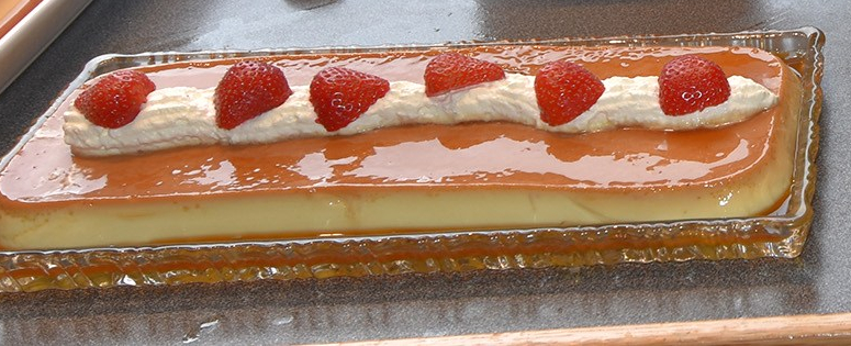 Mormors karamellpudding: Ingredienser 7 ss Sukker 3 Egg ½ l H-melk 1½ ss Sukker ½ ts Vaniljesukker