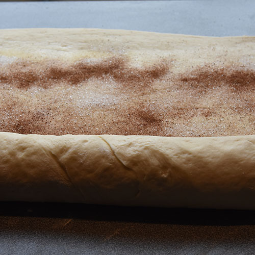 Bladkrans etter oppskrift fra Baker Brun Ingredienser 6 dl Melk 150 g Smør 1 pk Gjær 1 kg Hvetemel 1½ dl Sukker 1 Egg