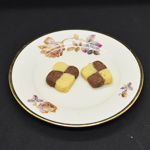 Sjakkruter Ingredienser: 4 ½ dl Hvetemel 1½ dl Sukker 200 g Margarin 1 ts Vaniljesukker 2 ss Kakao