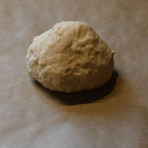 Brytebrød etter oppskrift fra Baker Brun Ingredienser: ½ pk Gjær 3 dl Vann 2 ss Olje (oliven) ½ ts Sukker 7 dl Hvetemel Egg (sammenvispet) Sesamfrø