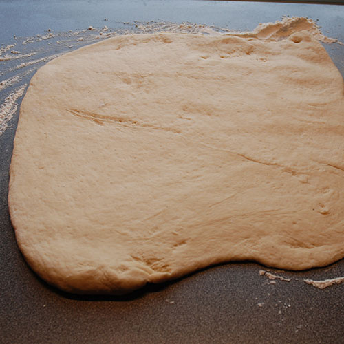 Bestemors wienerbrød etter oppskrift fra Baker Brun: Ingredienser: 500 g Hvetemel ½ ts Kardemomme 30 g Sukker 3 dl Melk 1 Egg 2 pk Gjær 200 g Smør Sukker og Kanel Gjengitt fra Baker Brun (2018), "Våre beste oppskrifter. 125 år med tradisjonsbakst" : Med tillatelse fra Baker Brun