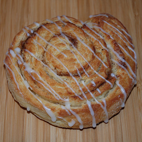 Bestemors wienerbrød etter oppskrift fra Baker Brun: Ingredienser: 500 g Hvetemel ½ ts Kardemomme 30 g Sukker 3 dl Melk 1 Egg 2 pk Gjær 200 g Smør Sukker og Kanel Gjengitt fra Baker Brun (2018), "Våre beste oppskrifter. 125 år med tradisjonsbakst" : Med tillatelse fra Baker Brun