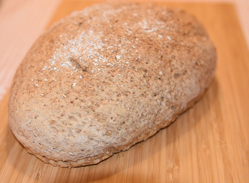 Klibrød Ingredienser: 8 ½ dl Vann (fingervarmt) 1 pk Gjær 1 kg Grovbakstmel (1 pk) 1 ½ dl Sammalt hvete (grov) 1 ½ dl Hvetemel 1 ½ dl Kruskakli (ca. 5 ss) ½ dl Hvetekli (ca. 3 ss) 2 ss Olje (nøytral) 2 ts Sukker 2 ts Salt