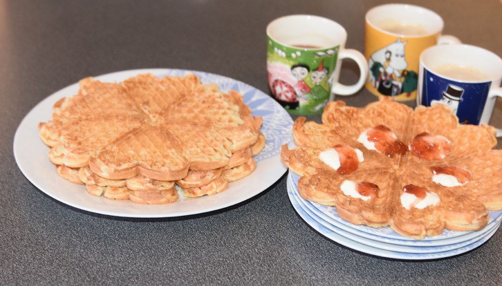 Vafler Ingredienser: 1 Egg 5 dl Melk 350 g Hvetemel Smør