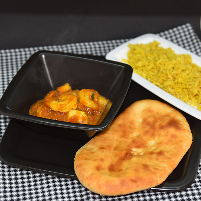 Ingredienser: 4 ss Olje 1 ss Sennepsfrø 1 Løk 3 fedd Hvitløk 30 Karri blader /Curry leaves 1 ss Karri (eller en terning) 2 ts Kajennepepper/chilipulver 2 ts Koriander 2 ts Gurkemeie 1 bx Tomater (ca. 400 g) 1 ss 1 ss eddik (7 %) 1 ss Brunt sukker 1 ts Salt 700 g Scampi