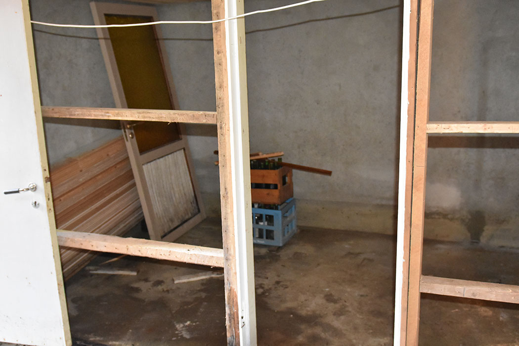 Oppryddingsarbeid etter Oversvømmelse i kjelleren på sommerhuset vårt - mai 2020