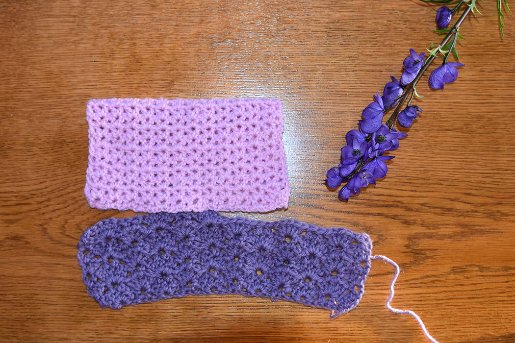 Samme garn, samme heklekrok, samme antall mask MEN ulik heklefasthet og ulikt mønster