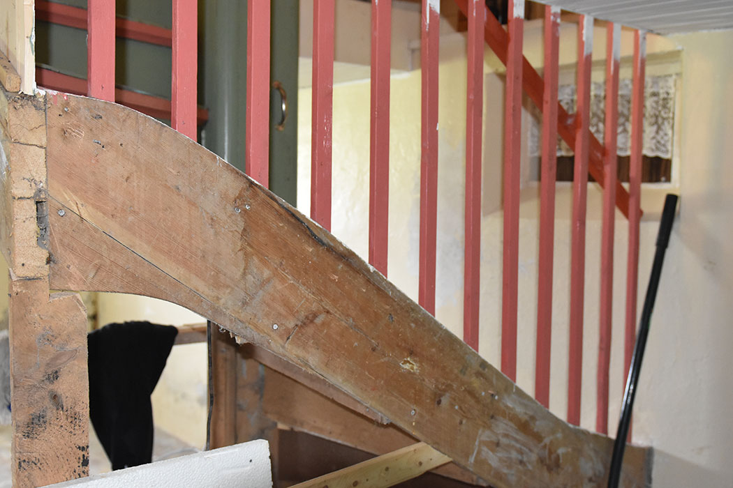 Sommerhuset vårt - Garten, Trøndelag -- Kjellertrappen