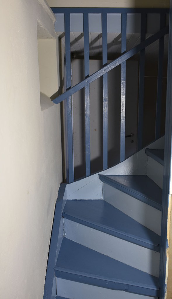 Garten, Trøndelag, Norway Kjellertrappa er malt i to strøk og den blir riktig så lekker