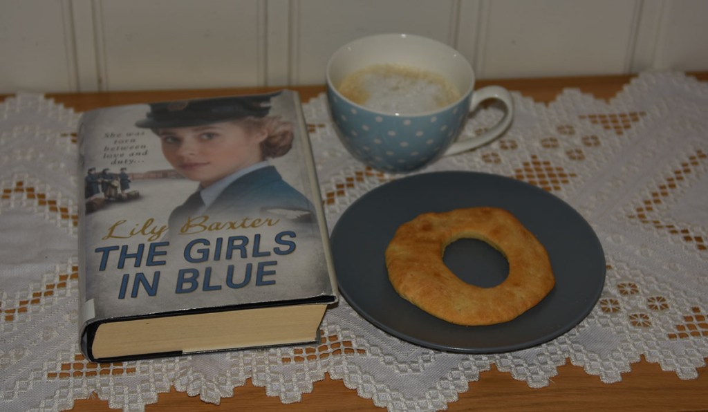 Baxter, Lilly (2012) «The girls in blue», Arrow books OG Knekkebrød med polenta Ingredienser: 25 g Gjær 75 g Smør 2 ½ dl Melk 1 ts Salt 1 ss Sukker 1 dl Polenta 2 ts Hornsalt Ca 6 dl Hvetemel