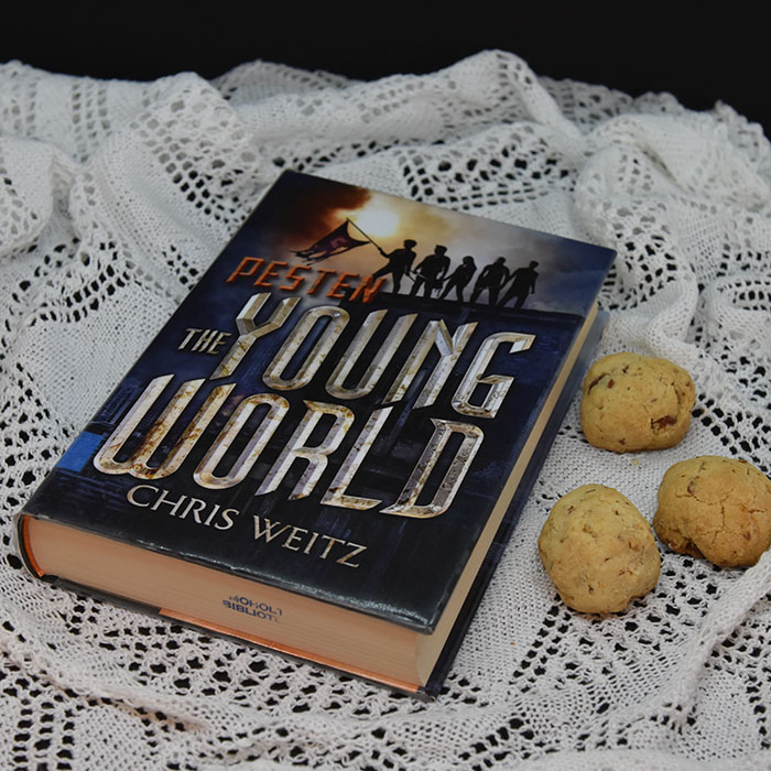 Weitz, Chris (2014) «Pesten», Fontini forlag Snøballkjeks Ingredienser: 225 g Smør 1 ¼ dl Sukker 2 ts Vaniljesukker 5 dl Hvetemel 2 ½ dl Mandler (hakkete og ristede)