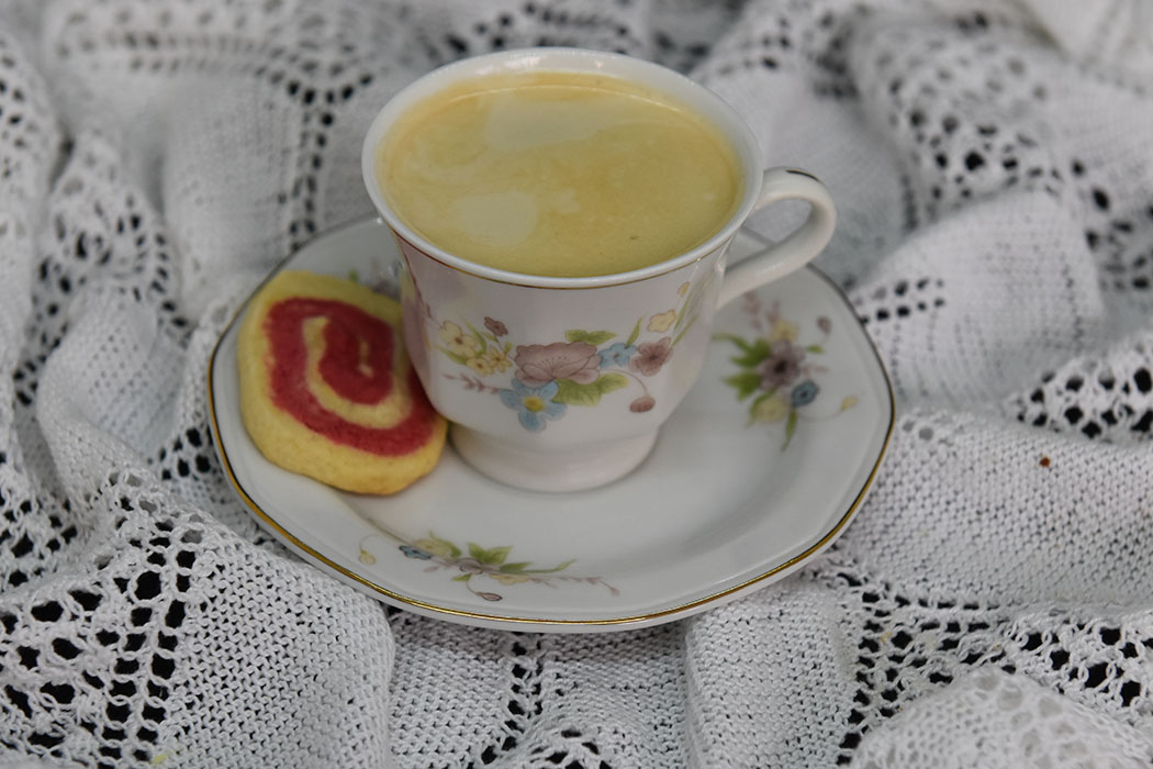 Vognhjul kjeks Ingredienser: 125 g Smør 150 g Sukker 1 Egg 200 g Hvetemel Rød konditorfarge