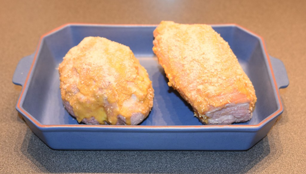 Juleskinke - griljert Ingredienser: 2 kg Juleskinke 1 Egg 2-4 ss Sennep 1 ss Sukker 1/2 ss Maisenna ½ dl Strøbrød https://heidisboble.no/ @heidisboble