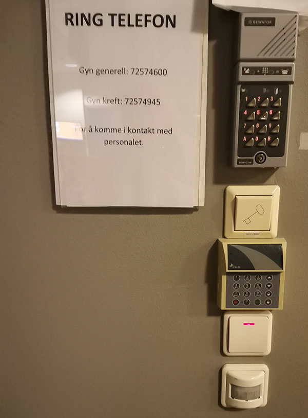 Kvinne-barn-senteret ved St. Olavs hospital Olav Kyrres gate 11 Postadresse St. Olavs hospital HF Seksjon for gynekologisk poliklinikk Postboks 3250, Torgarden 7006 Trondheim