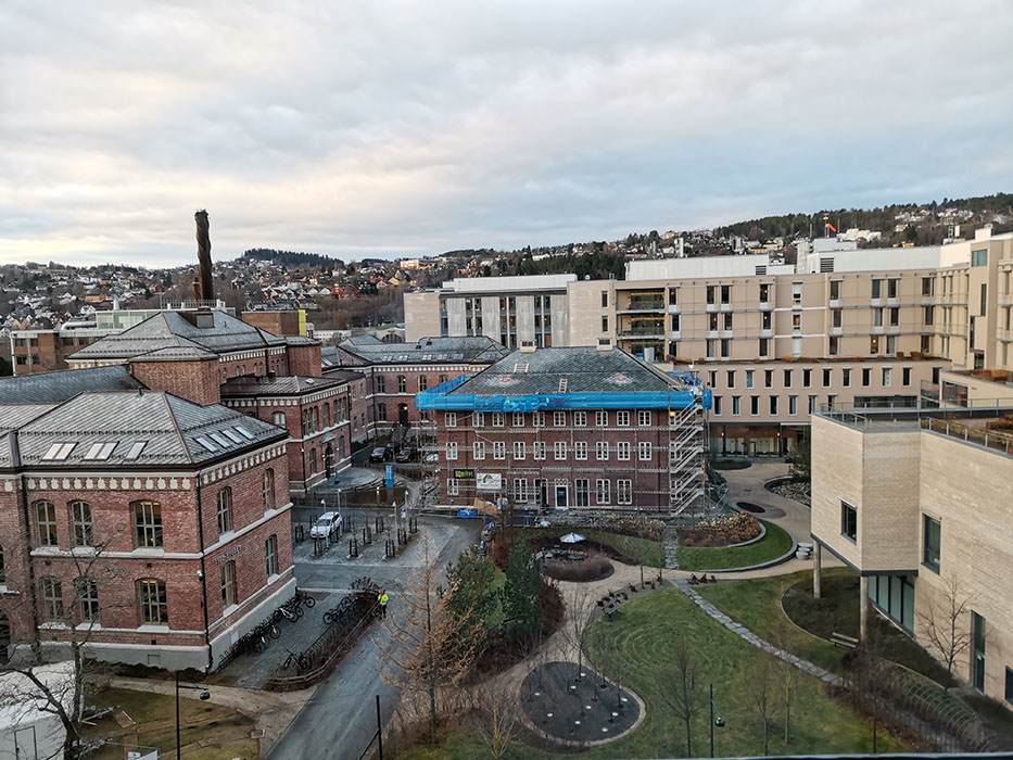 Utsikt fra 6 etasje i Kvinne-barn-senteret ved St. Olavs hospital Olav Kyrres gate 11 Postadresse St. Olavs hospital HF Seksjon for gynekologisk poliklinikk Postboks 3250, Torgarden 7006 Trondheim