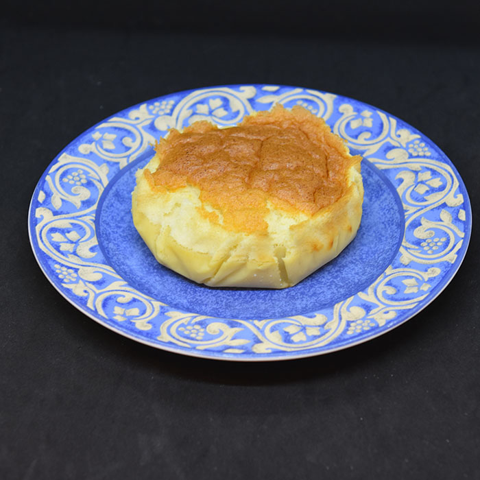 Vaniljekake på magisk vis Ingredienser: 4 Egg (delte) 2 dl Sukker 125 g Smør (smeltet) 2 ts Vaniljesukker 2 dl Hvetemel 5 dl Melk (lunken) https://heidisboble.no/ @heidisboble