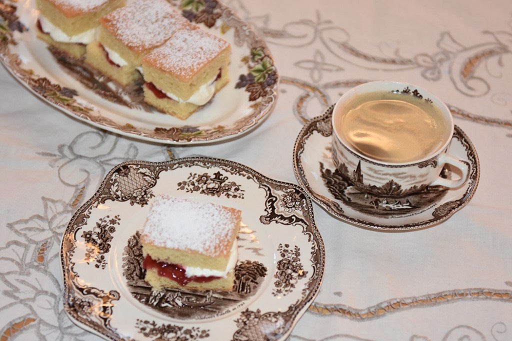 Dette bildet har et tomt alt-attributt, og filnavnet er sukker-brod-som-alltid-lykkes-tre-pluss-1-avlangt-bilde.jpg