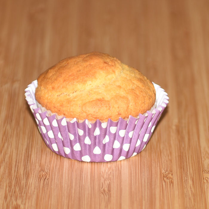 Maisbrød Ingredienser: 175 g Maismel (fint, eller gul polenta) 125 g Hvetemel 40 g Sukker 1 ss Bakepulver 2 ½ dl Mel (H-melk) 1 Egg 45 g Smør https://heidisboble.no/ @heidisboble