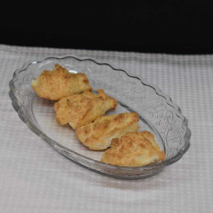 Kokostopper - Marengskjeks med usøtet kokos (Diabetes) Ingredienser: 2 Eggehviter 2-3 ss Sukrin 1 dl Kokosmasse (usøtet) https://heidisboble.no/ @heidisboble