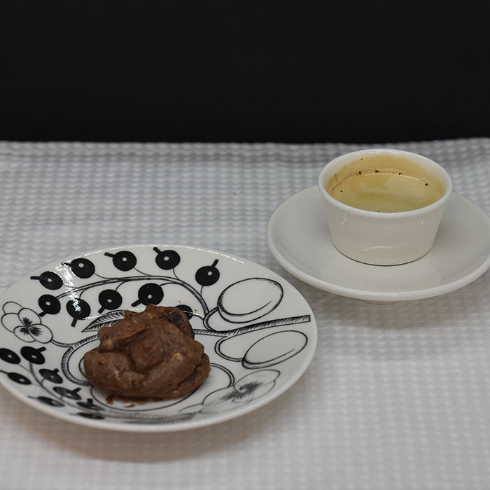 Kakaotopper - Marengskjeks med usøtet kakao (Diabetes) Ingredienser: 2 Eggehviter 2-3 ss Sukrin 1 ss Kakaopulver (usøtet) https://heidisboble.no/ @heidisboble