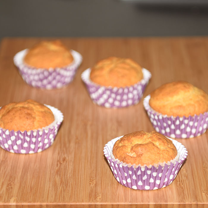 Maisbrød Ingredienser: 175 g Maismel (fint, eller gul polenta) 125 g Hvetemel 40 g Sukker 1 ss Bakepulver 2 ½ dl Mel (H-melk) 1 Egg 45 g Smør https://heidisboble.no/ @heidisboble