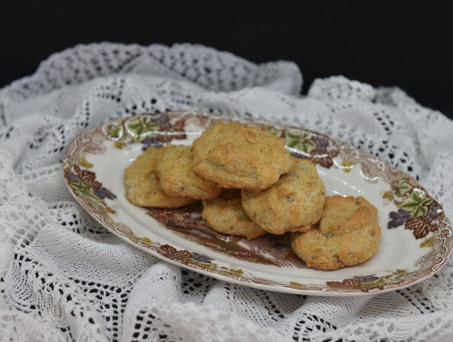 Marengskjeks med hakkete mandler (Diabetes) Ingredienser: 2 Eggehviter 2-3 ss Sukrin 1 dl Mandler (hakket) https://heidisboble.no/ @heidisboble