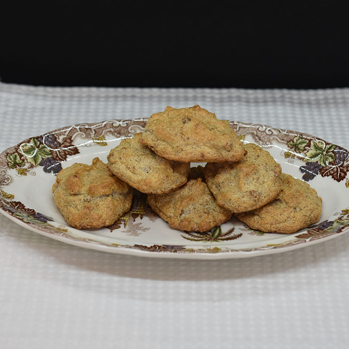 Marengskjeks med valnøtter (Diabetes) Ingredienser: 2 Eggehviter 2-3 ss Sukrin 1 dl Valnøtter (hakket) https://heidisboble.no/ @heidisboble