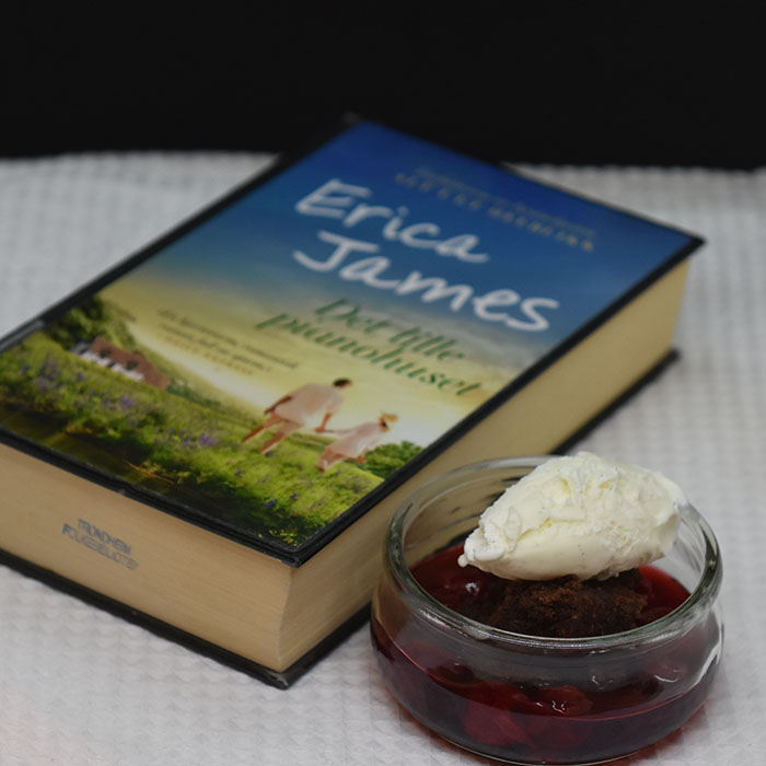 James, Erica (2018) «Det lille pianohuset», Bastion og Kirsebærgrøt / -kompott Ingredienser: 500 g Kirsebær (renset) 5 dl Vann 150 g Sukker 1 ts Vaniljesukker 2-3 ss Potetmel https://heidisboble.no/ @heidisboble