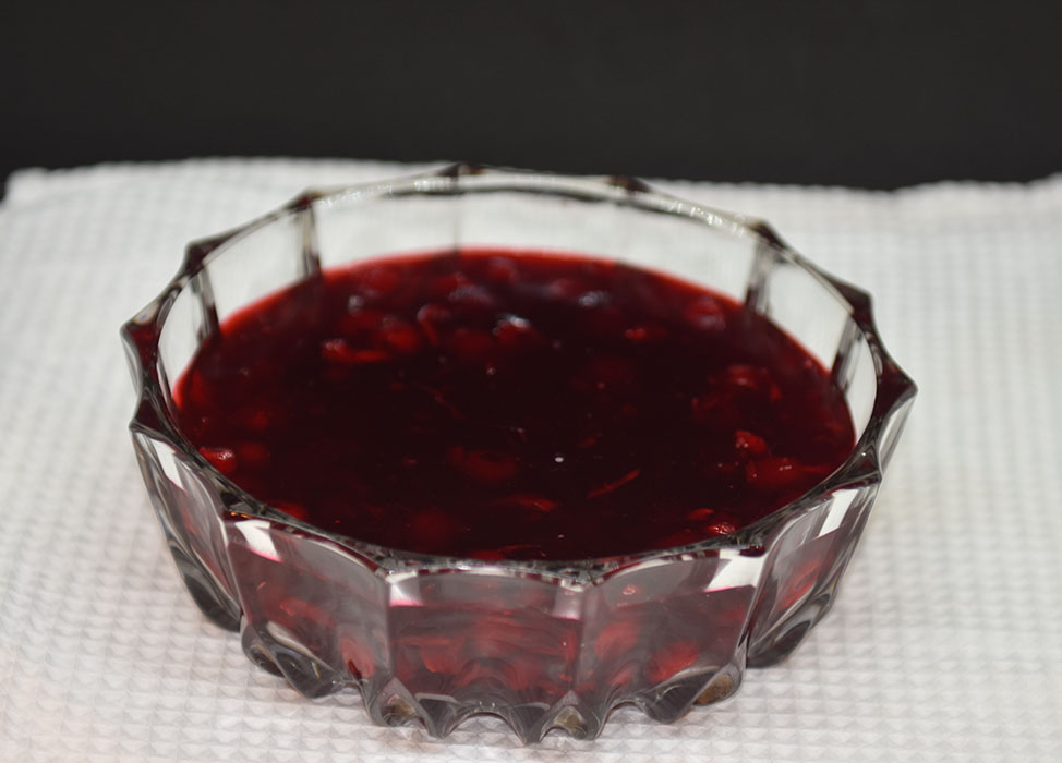 Kirsebærgrøt / -kompott Ingredienser: 500 g Kirsebær (renset) 5 dl Vann 150 g Sukker 1 ts Vaniljesukker 2-3 ss Potetmel https://heidisboble.no/ @heidisboble