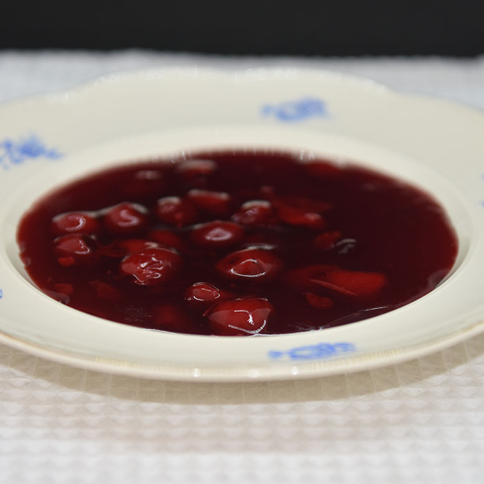 Kirsebærgrøt / -kompott Ingredienser: 500 g Kirsebær (renset) 5 dl Vann 150 g Sukker 1 ts Vaniljesukker 2-3 ss Potetmel https://heidisboble.no/ @heidisboble