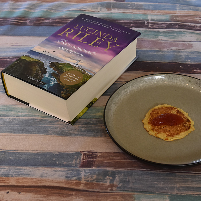 Riley, Lucinda, (2021) «Den savnede søsteren», Cappelen Damm OG Havrelapper Porsjoner Tid Vanskelighetsgrad 4 20 min. Enkel Ingredienser: 200 g Havregryn (eller havremel) 1 ts Bakepulver 2 Egg 3 dl Melk Smør https://heidisboble.no/ @heidisboble