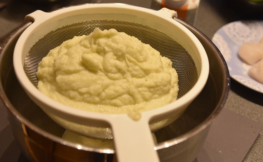 Fennikel/sellerirot puré: Ingredienser: 2 Fennikel 150 g Sellerirot 2 ss Smør Salt, hvit pepper https://heidisboble.no/ @heidisboble