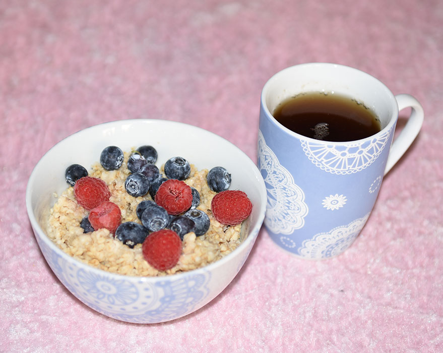 Havregrynsgrøt Porsjoner Tid Vanskelighetsgrad 1 4 min. Enkel Ingredienser: 1 dl Havregryn (Lettkokte) 1 ½ dl Vann Tilbehør: Friske bær Melk https://heidisboble.no/ @heidisboble