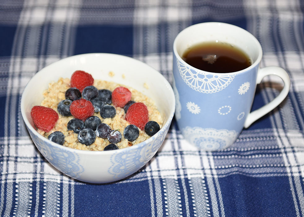 Havregrynsgrøt Porsjoner Tid Vanskelighetsgrad 1 4 min. Enkel Ingredienser: 1 dl Havregryn (Lettkokte) 1 ½ dl Vann Tilbehør: Friske bær Melk https://heidisboble.no/ @heidisboble