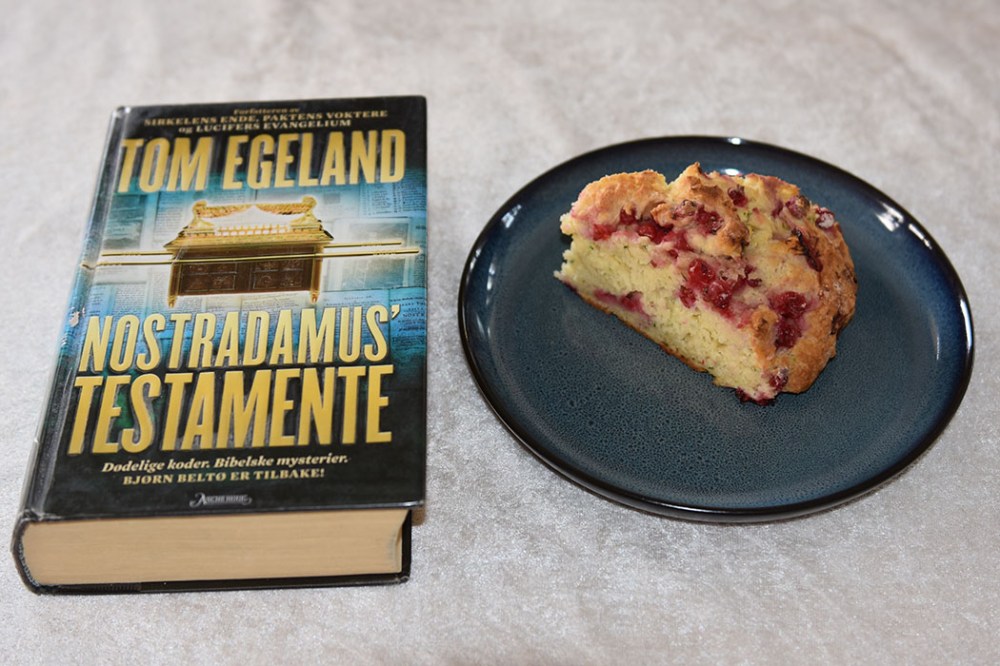 Egeland, Tom (2012) «Nostradamus’ testamente», Aschehoug OG Scones med rips og squash Ingredienser 5 dl Hvetemel 3 ts Bakepulver 1 ts Vaniljesukker 1 dl Sukker 100 g Smør (kaldt) 1 Egg 1 ½ dl Rømme 100 g squash 100 g Rips https://heidisboble.no/ @heidisboble