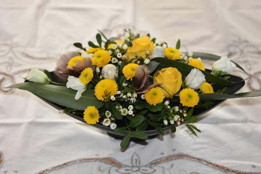 Epleblondies med salt karamellsaus Ingredienser: Epleblondie: 100 g Smør ½ dl Sukker 1 dl Sukker (brunt) 1 Egg 1 ts Vaniljesukker 2 ½ dl Mel 1 ts Kanel 500 g Epler (hakket) Salt karamellsaus 200 g Sukker 125 g Vann 50 g Smør 1 ¼ dl Kremfløte ½ ts Vaniljeekstrakt ½ ts Salt https://heidisboble.no/ @heidisboble