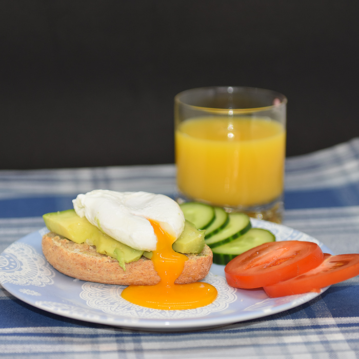 Posjert egg med avokado Ingredienser Egg Eddik (eplecider) Avokado Godt brød https://heidisboble.no/ @heidisboble